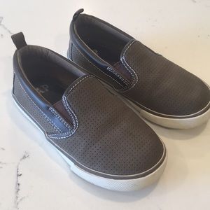 Gap brown suede shoes